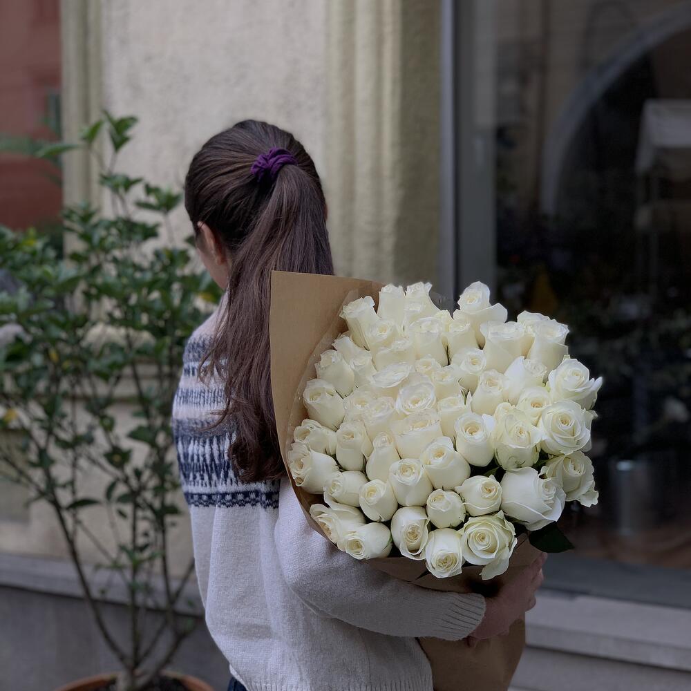 white roses